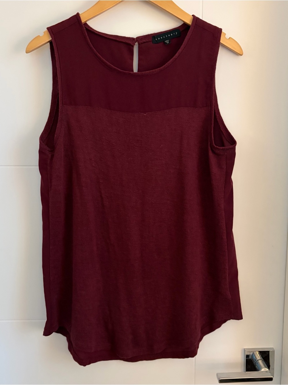 Sanctuary Sleeveless Crewneck Top in Wine
